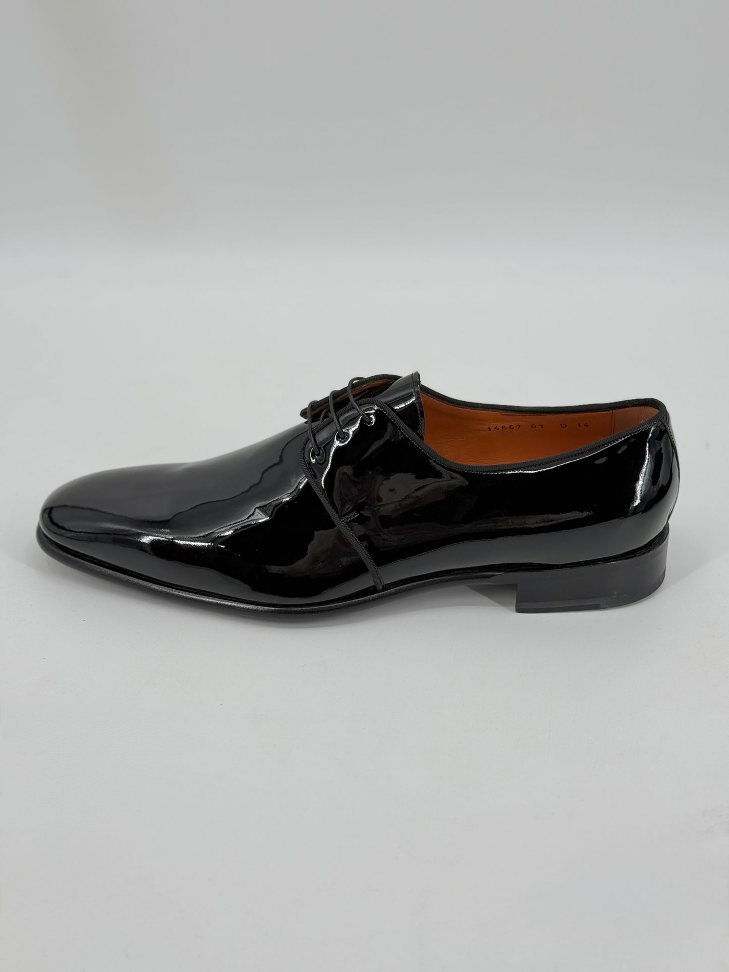 Dress shoe