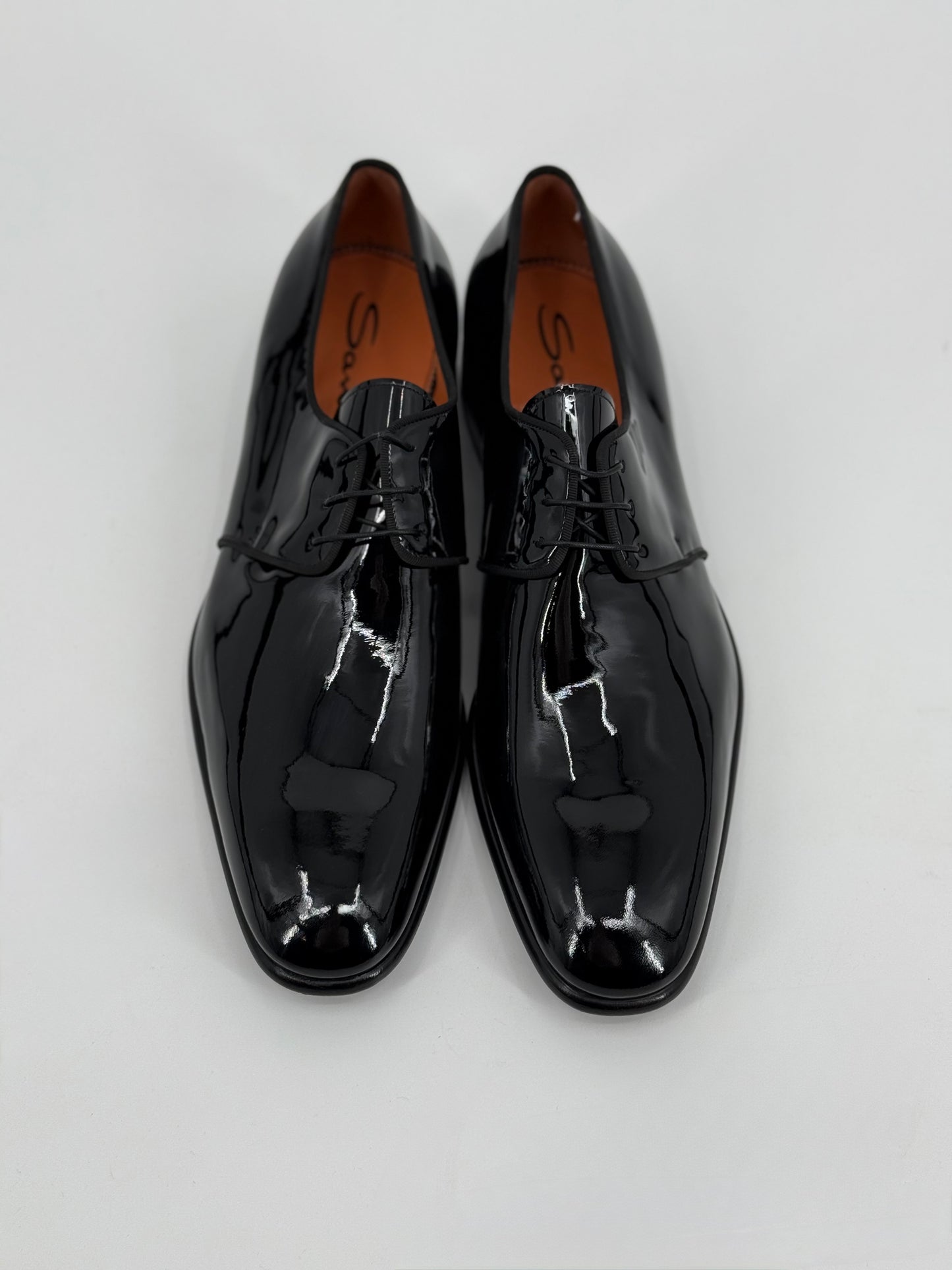 Dress shoe